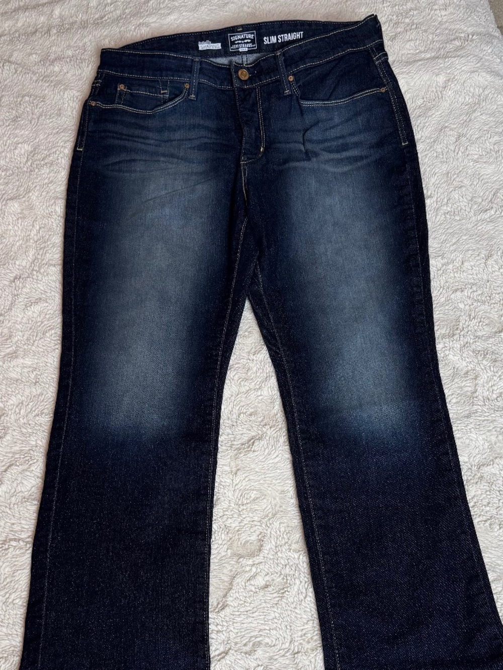 Signature by Levi Strauss Totally Shaping Slim Straight Dark Wash Jeans
